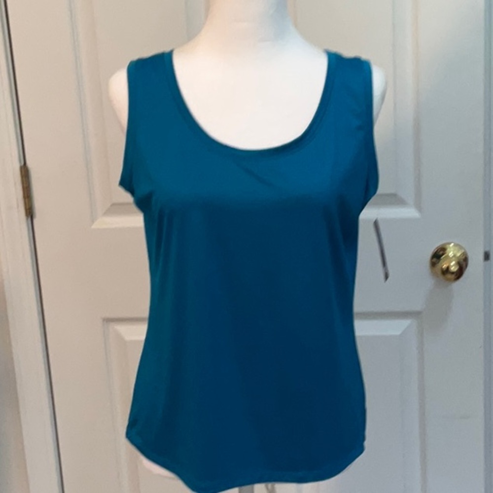 NEW DIRECTIONS TANK TOP NWT SIZE LARGE